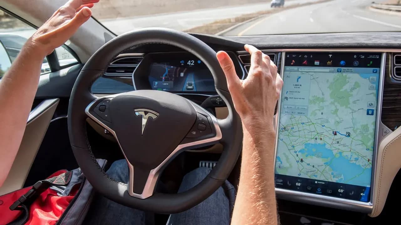 Tesla, ABD'de ilk "otopilot" davasını kazandı