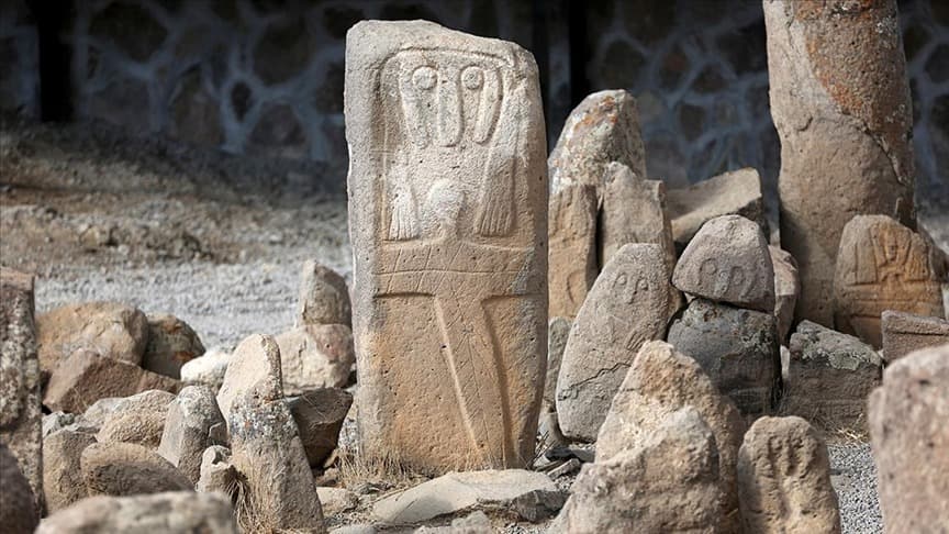 İran'da 8 bin yıllık yerleşim yerinde kazı çalışmaları devam ediyor