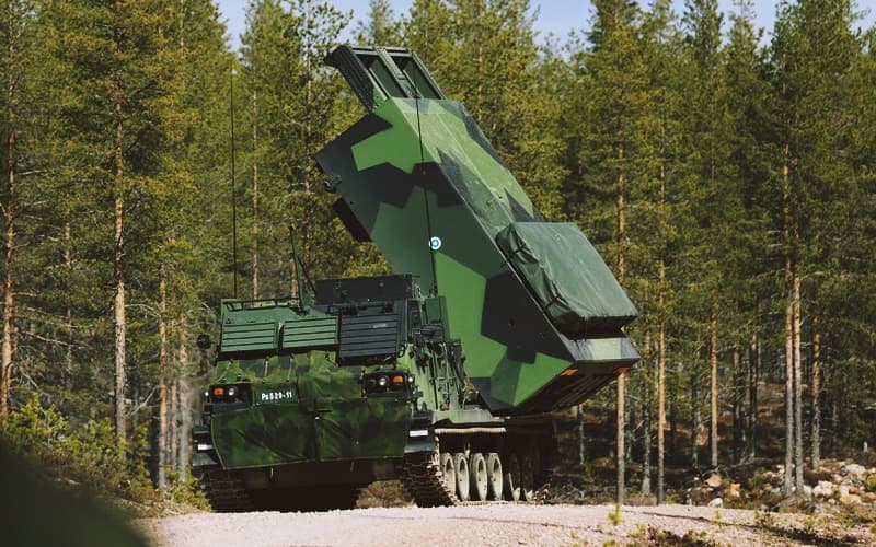 Finlandiya, M270 çok namlulu roketatar sistemlerini modernize ediyor