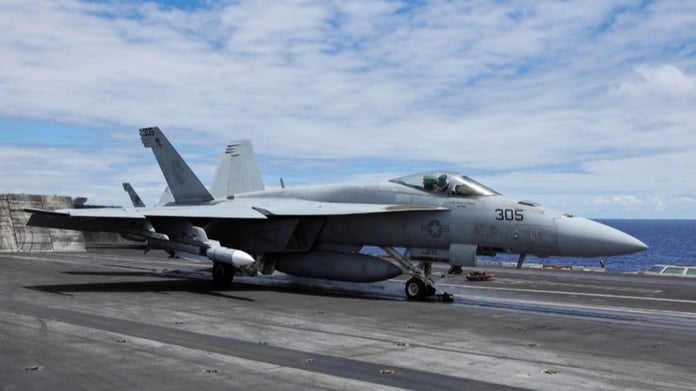 ABD Donanması'nın en yeni havadan havaya füzesi AIM-174B, Güney Çin Denizi'nde dengeleri değiştirebilir