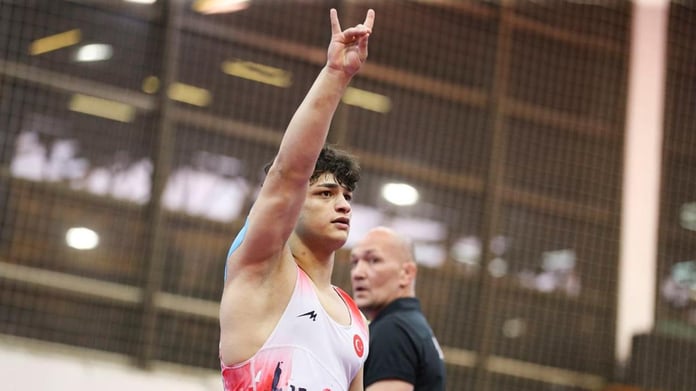 Alperen Berber galibiyetini “Bozkurt işareti” ile kutladı! Alperen Berber ceza aldı mı?