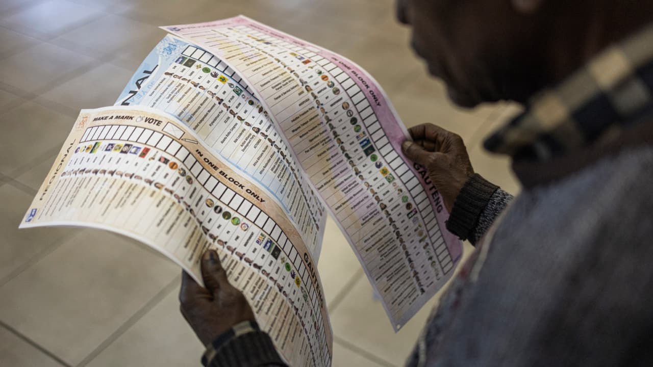 Güney Afrika'da halk genel seçim için sandık başına gidiyor