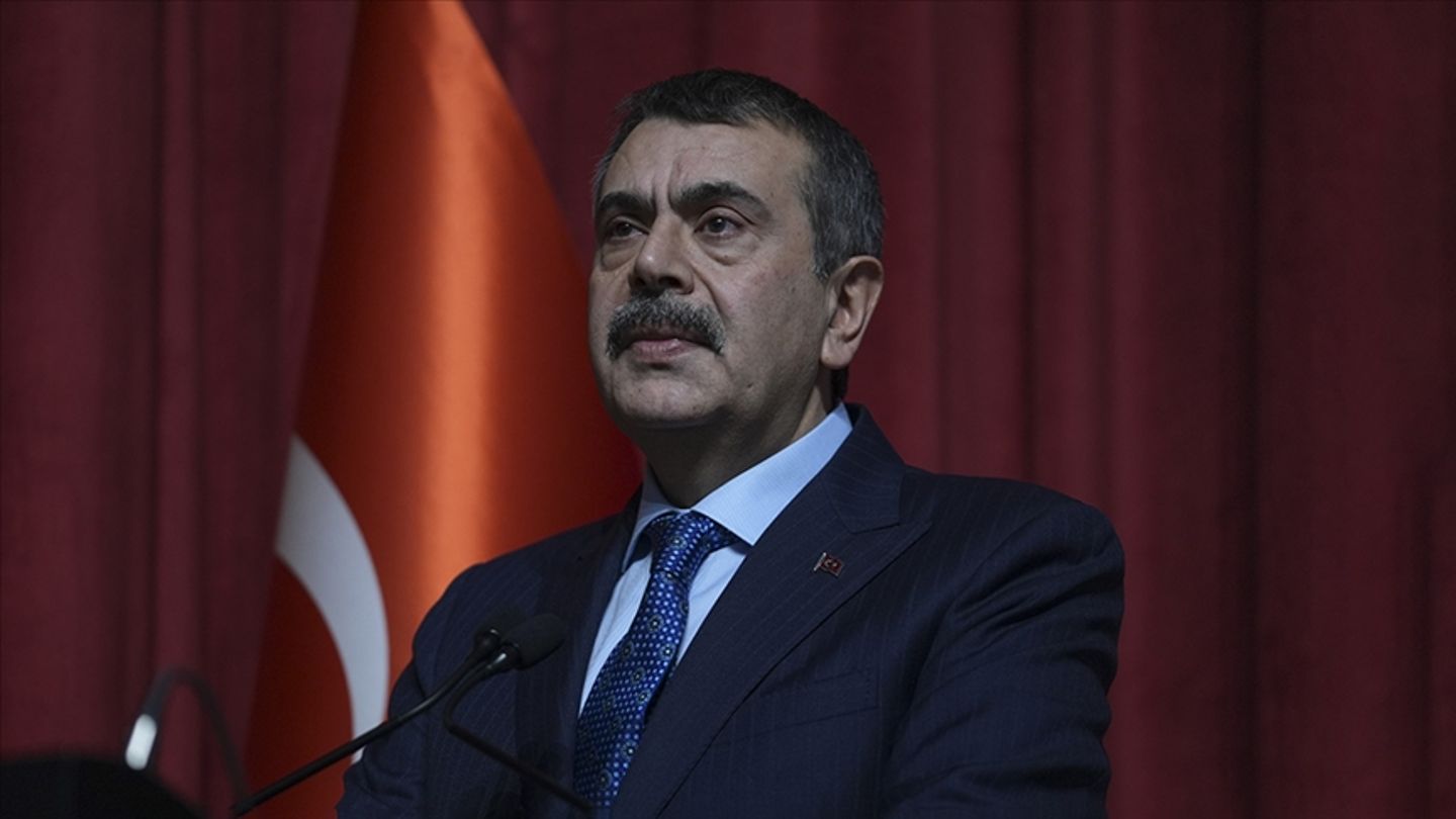 Bakan Tekin: Kusura bakmayın benim ödevim vatandaşımızın çocuğunu emanet edebileceği öğretmenler istihdam etmek