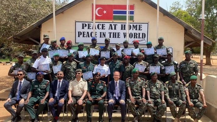 Gambiyalı askerler Türkçe kursu diplomalarını aldı