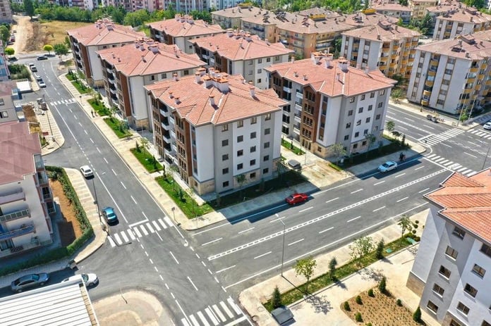 Depremden etkilenen 11 şehirdeki TOKİ konutları bitti mi? Deprem bölgesindeki ilk evler teslim edildi mi?