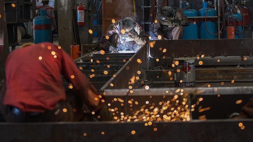 Sanayi üretimi yıllık bazda %7,4 artış kaydetti