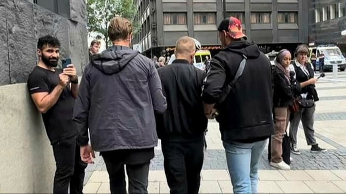İsveç'te Kur'an-ı Kerim'e saldırıyı engellemeye çalışan 15 kişi gözaltına alındı