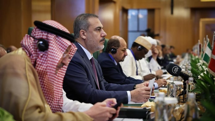 Arab News: Bölge ülkelerinin artan diplomatik hamleleri Gazze'de sonuç verecek mi?