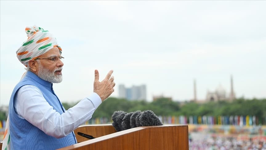 Hindu faşistlerin yıktığı caminin yerine tapınak açıldı