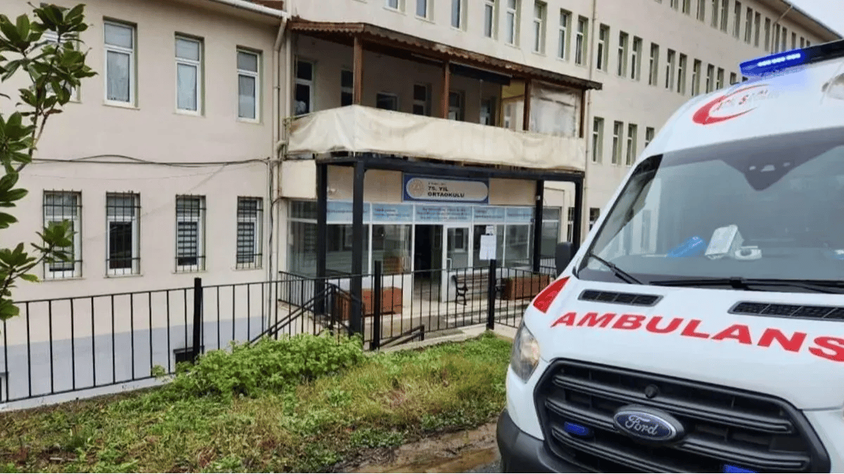 Şile 75. Yıl Ortaokulu'nda 51 öğrenci zehirlendi.