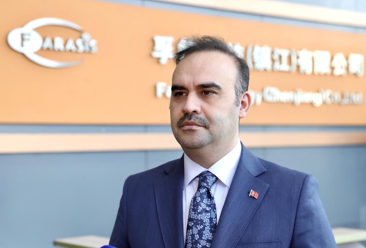 Bakan Kacır: Türkiye yeni nesil otomobillerin üretim merkezi olacak