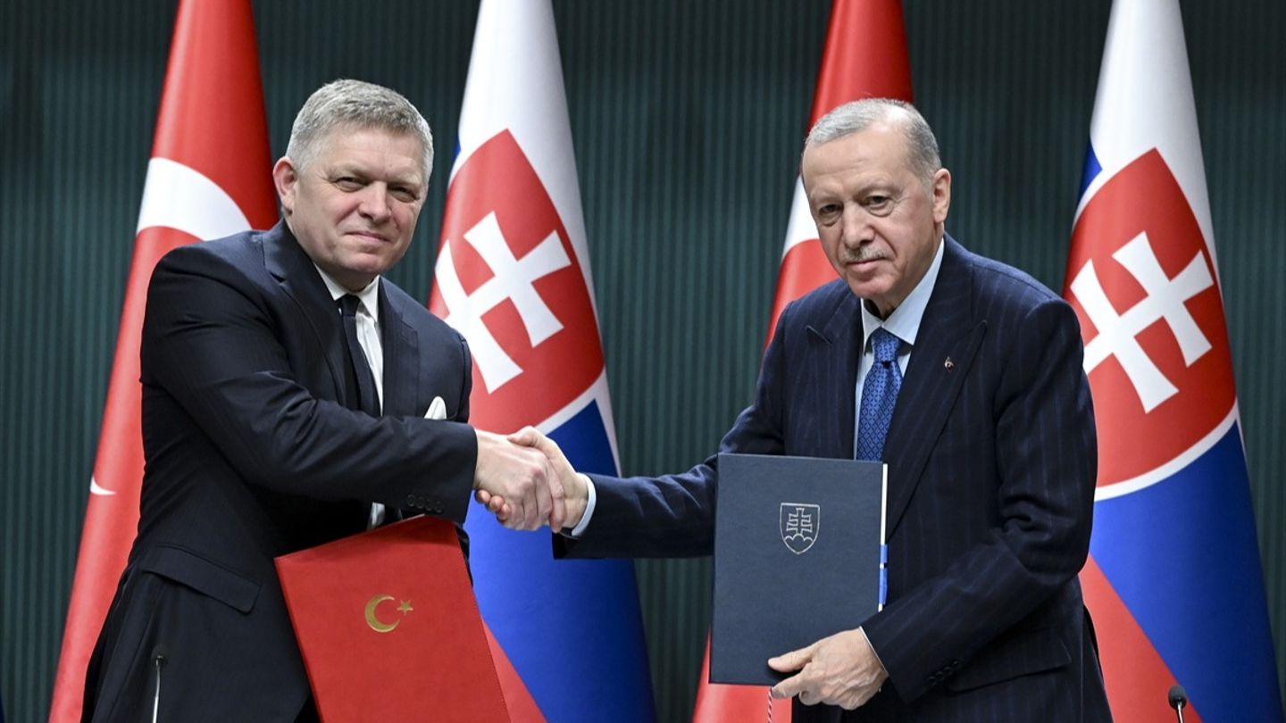 Türkiye ve Slovakya arasında askeri çerçeve anlaşması imzalandı