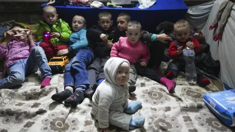 Ukrayna'da patlak veren savaşın başlangıcından bu yana en az 972 çocuk şiddet nedeniyle öldü veya yaralandı. 