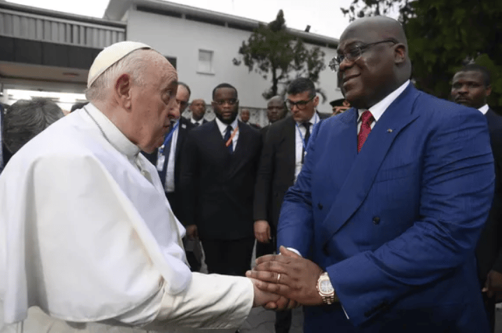 Papa Francis, 'Afrika'dan elinizi çekin' dedi