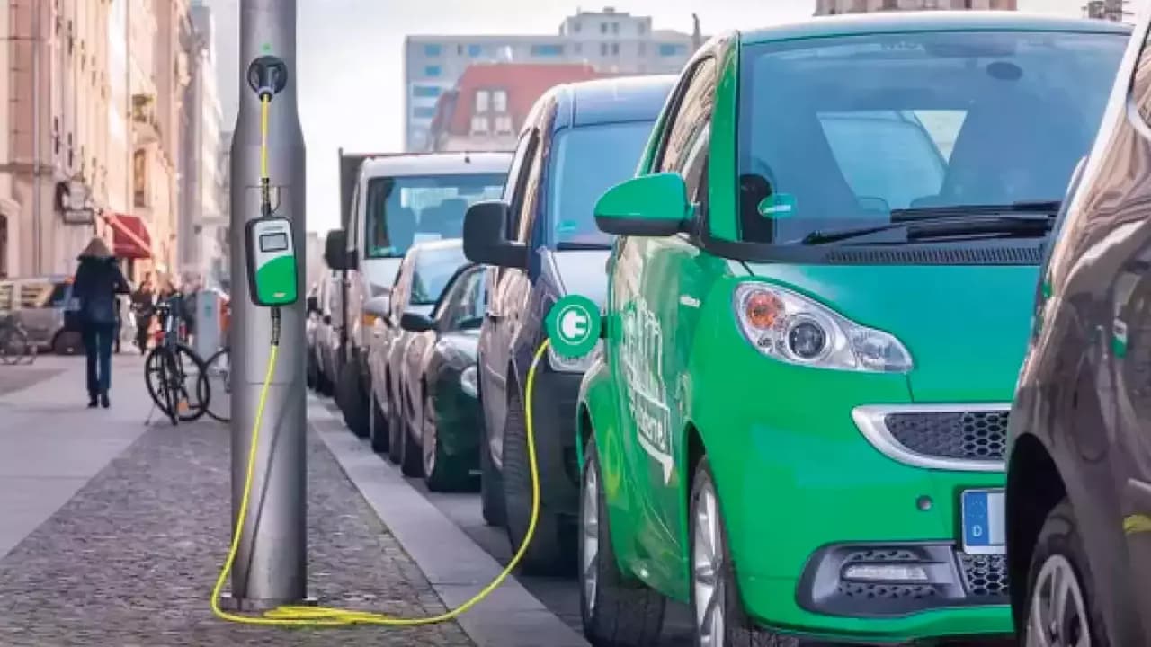 Yeni enerji verimliliği: Aydınlatma direkleri istasyonları