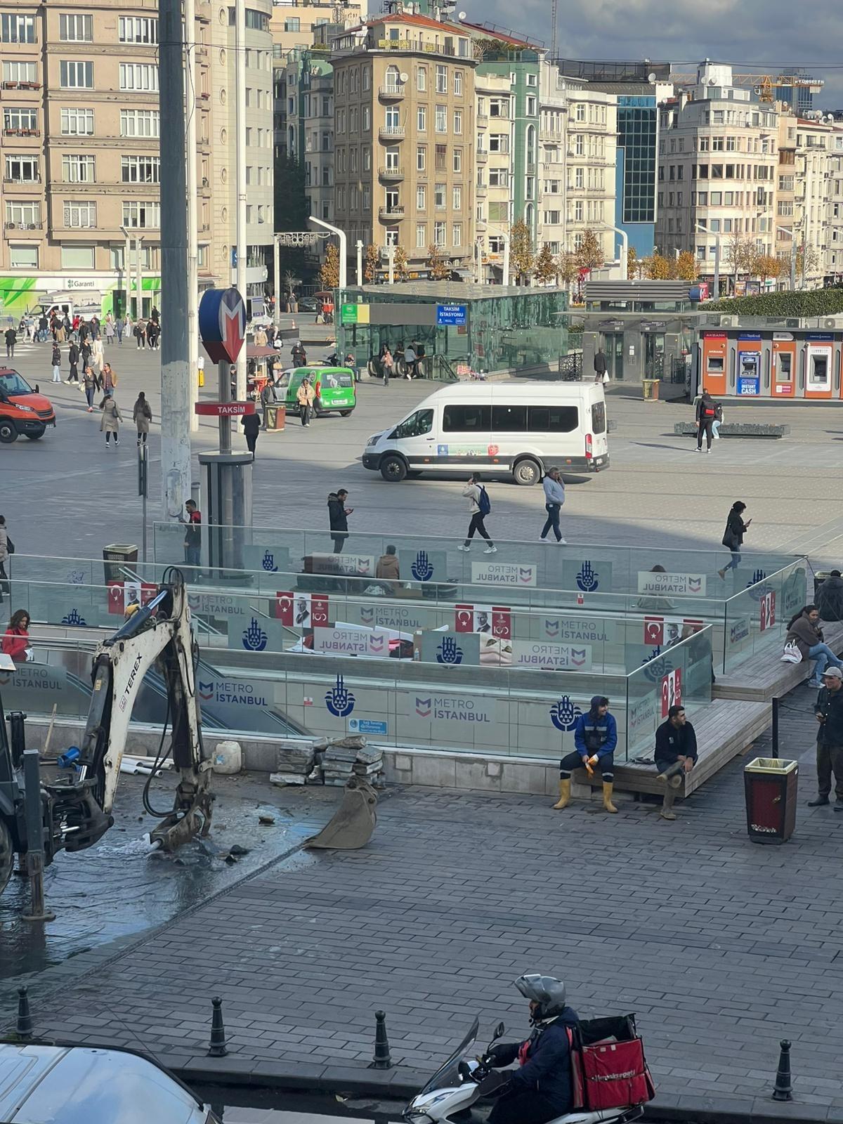 İstanbullunun İBB ile imtihanı: Taksim'de su patlağı!