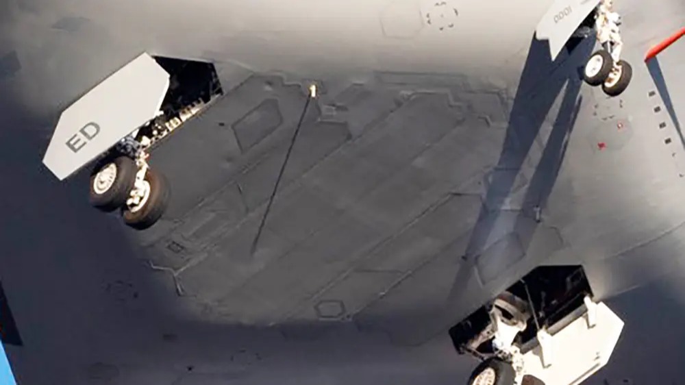 ABD'nin yeni bombardıman uçağı B-21 Raider'ın ilk uçuşunda öne çıkanlar&nbsp;