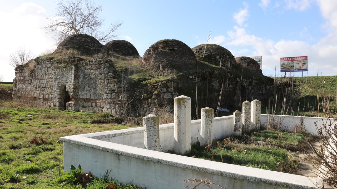 Edirne'de 6 asırlık ecdat yadigârı hamam yok oluyor