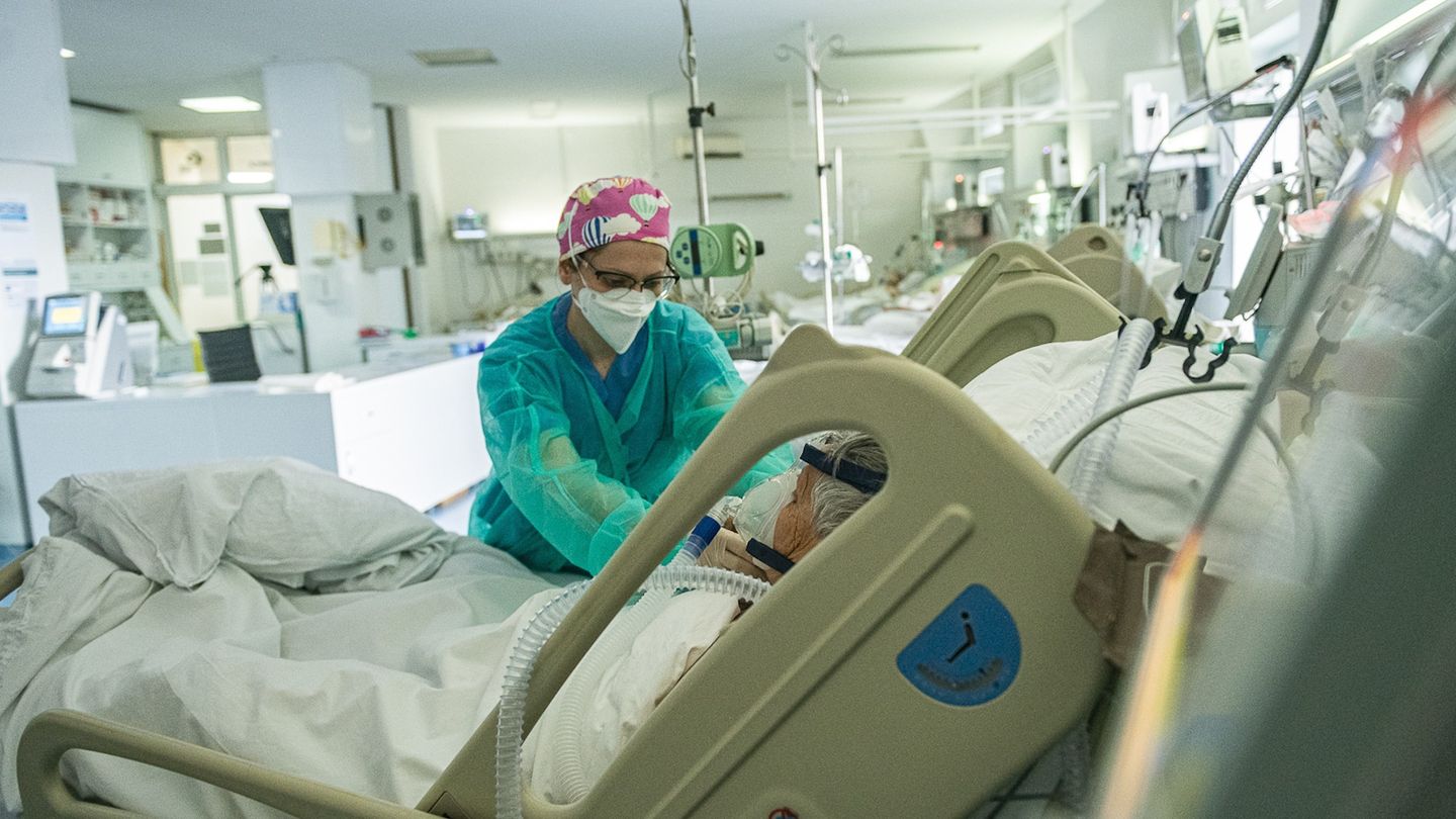 Sağlık Bakanlığı'ndan 26 bin personel alım müjdesi geldi