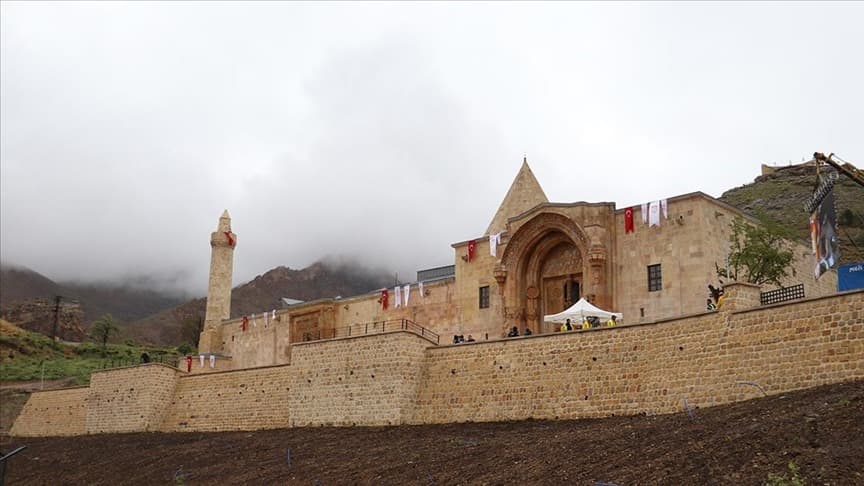 Divriği Ulu Camii ve Darüşşifası İbadete Açıldı