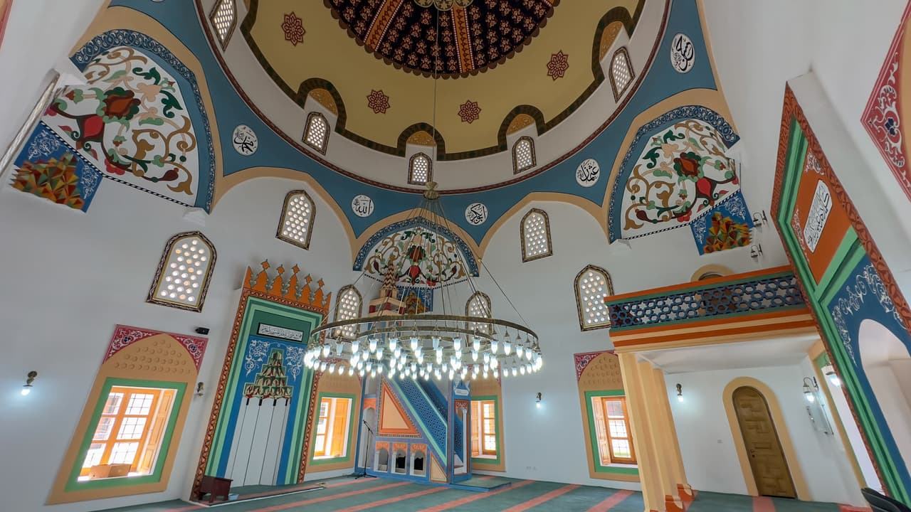 Bosna Hersek'te yıkılan Sinan Bey Camisi yeniden ibadete açıldı