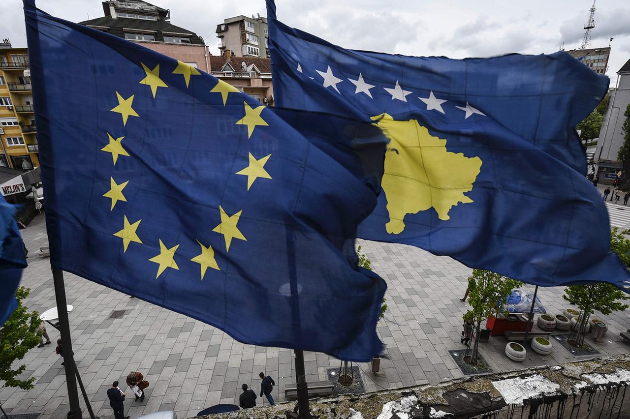 Kosova'dan Fransa'ya tepki: Schengen'de vizesiz seyahat hakkımız iptal edilemez