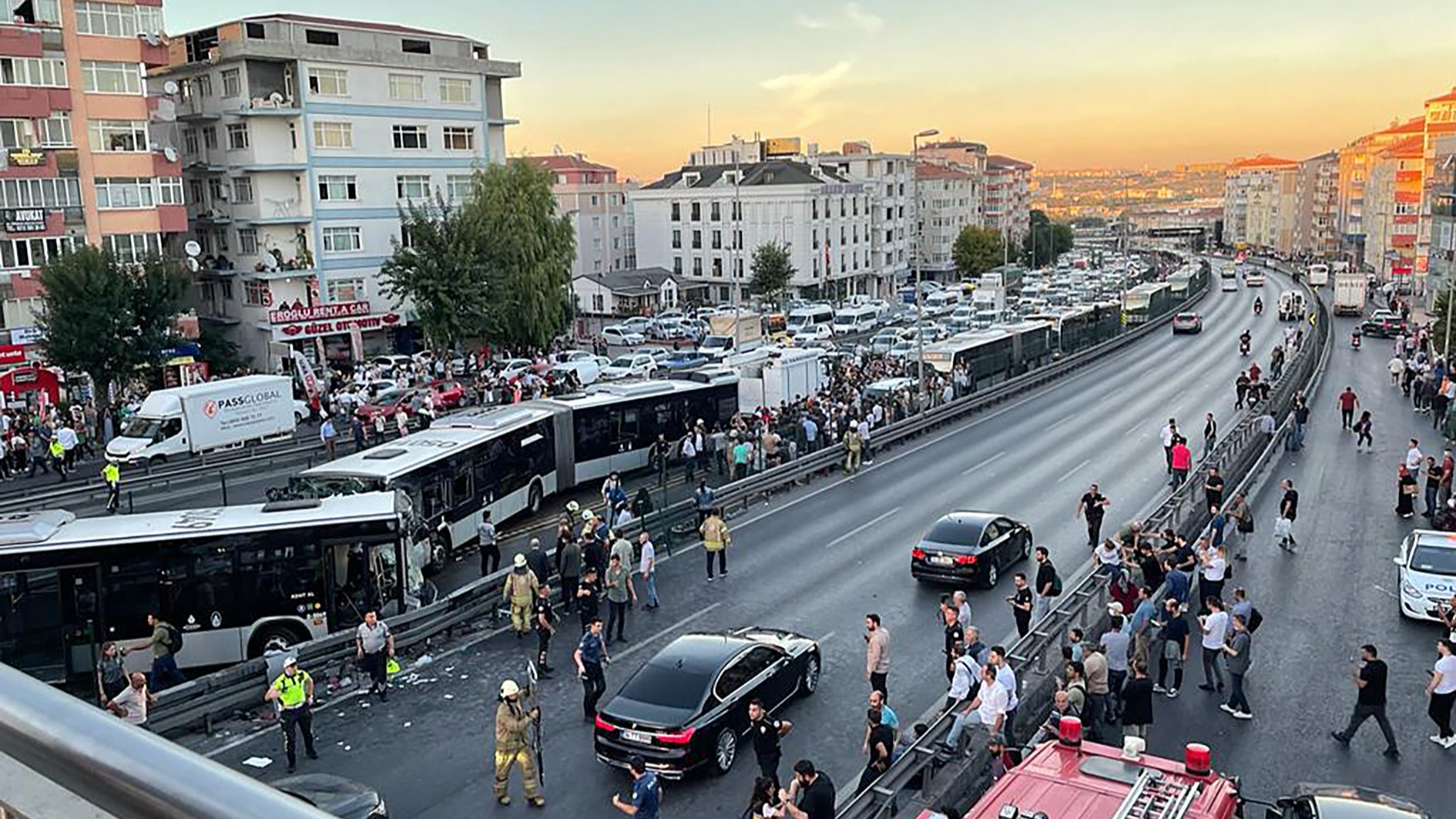 2022 tarihinde yaşanan ve 99 kişinin yaralandığı metrobüs kazası.