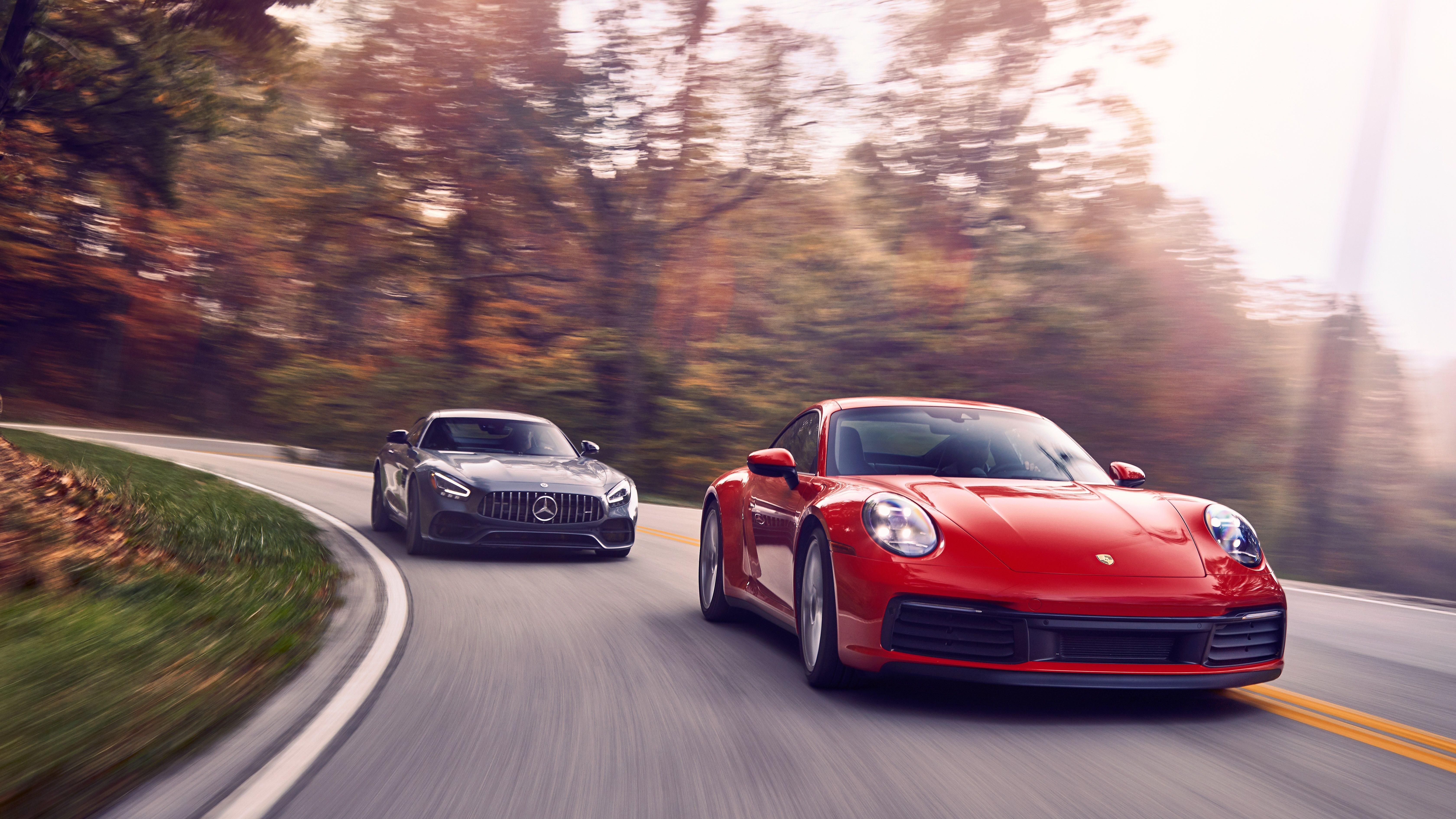 &nbsp;Porsche ve Mercedes-Benz araçları. Fotoğraf: Car and Driver