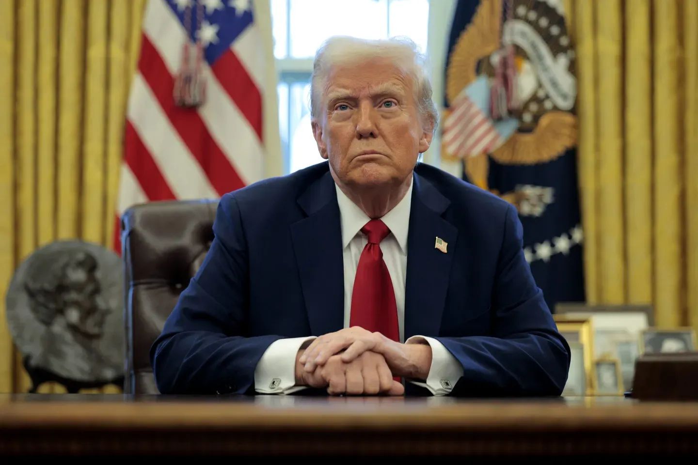 Trump'tan medya kuruluşlarına "Anonim kaynak" tehdidi
