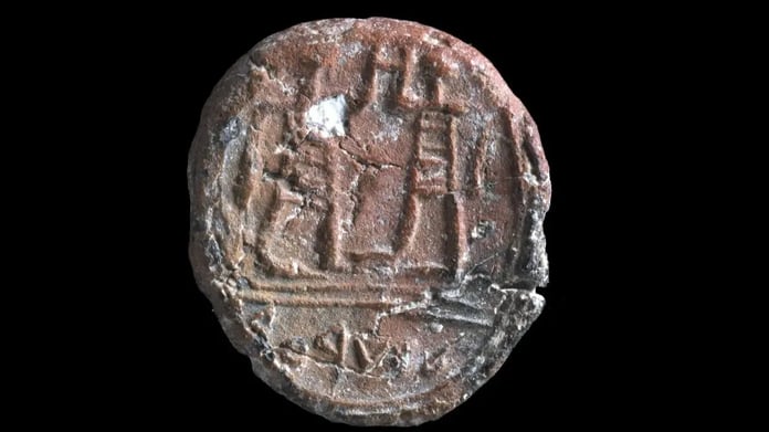 Ağlama Duvarı meydanı kazılarında Birinci Tapınak Dönemine ait kil mühür baskısı bulundu