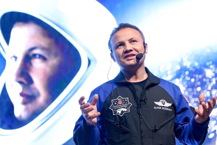 Alper Gezeravcı Uzay Komutanlığı'na atandı