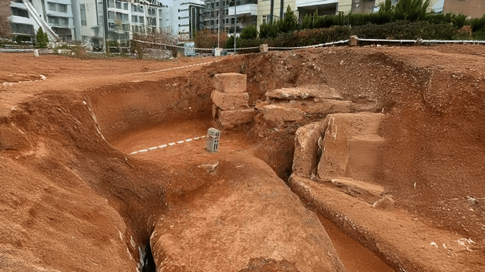 Şanlıurfa'daki bir temel kazısı sırasında tarihi yapı ortaya çıktı