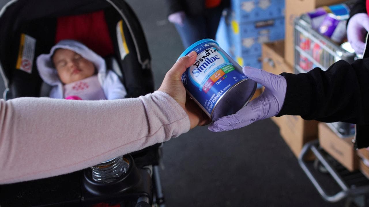 Nestle yoksul ülkelerde bebek gıdalarına şeker ekliyor