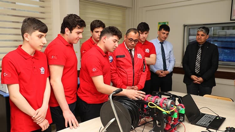 Rize'de meslek lisesi öğrencileri, su altı sistemleri araçlarıyla TEKNOFEST'te yarışacak