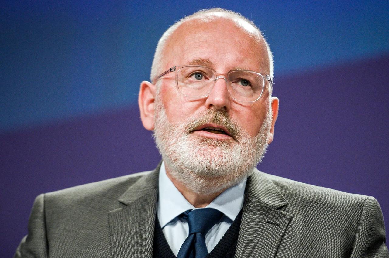 Hollanda'da Sosyal Demokratlar ve Yeşiller İttifakı, Frans Timmermans'ı başbakan adayı gösterdi
