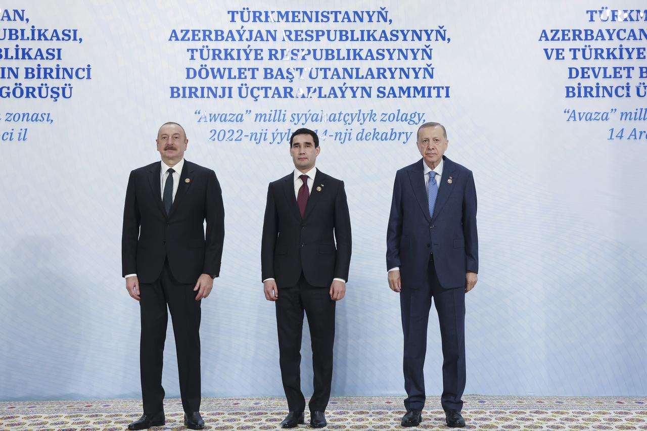 Euractiv: Erdoğan, Türkiye'yi ana enerji merkezlerinden biri haline getirme hedefiyle hareket ediyor