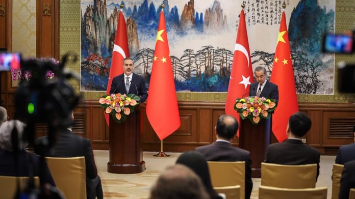 Asia Times: Türkiye, tarafsız dış politika yaklaşımına BRICS üyeliğini de mi katacak?