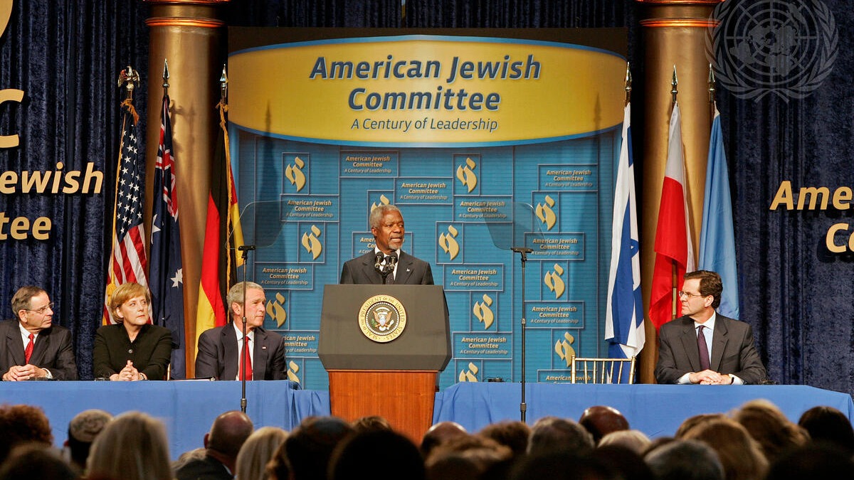 American Jewish Committee, dünyanın önde gelen politikacılarıyla ve BM düzeyindeki çalışmaları ile tanınmaktadır.&nbsp;