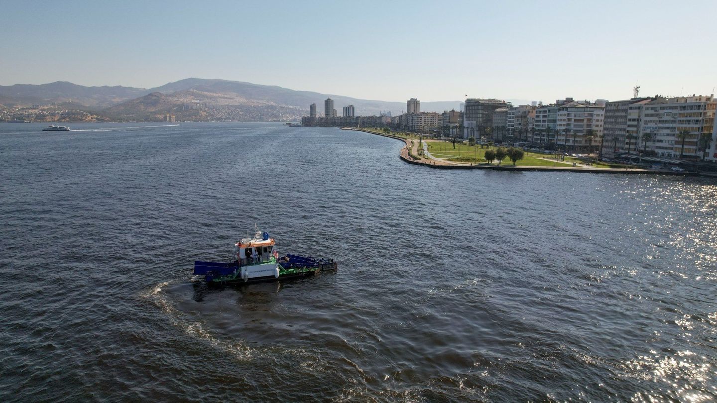 İzmir Körfezi'ne yönelik "İzmir İçin Nefes" projesi tanıtıldı