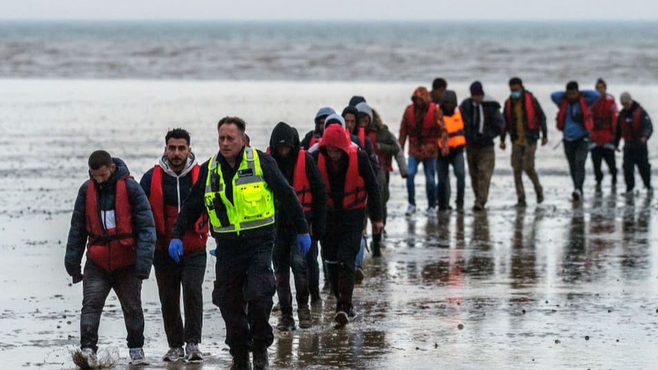 İngiltere, sığınmacı planı için Ermenistan ile iletişimde