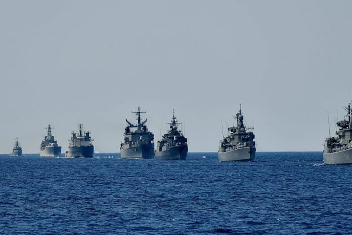 Yunanistan panik halinde: Savaş gemilerine uzun menzilli füze arayışı başladı