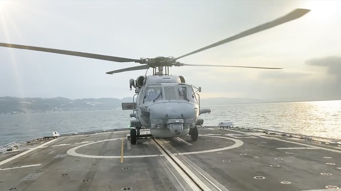 Milli teknolojinin ilk kullanıcısı Deniz Kuvvetlerinin tek kadın pilot oldu