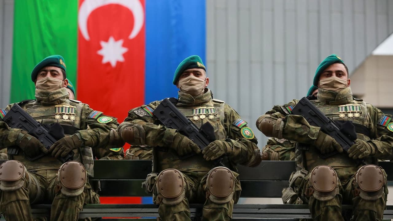 Azerbaycan, 2025'te savunma ve güvenliğe 5 milyar dolar ayıracak