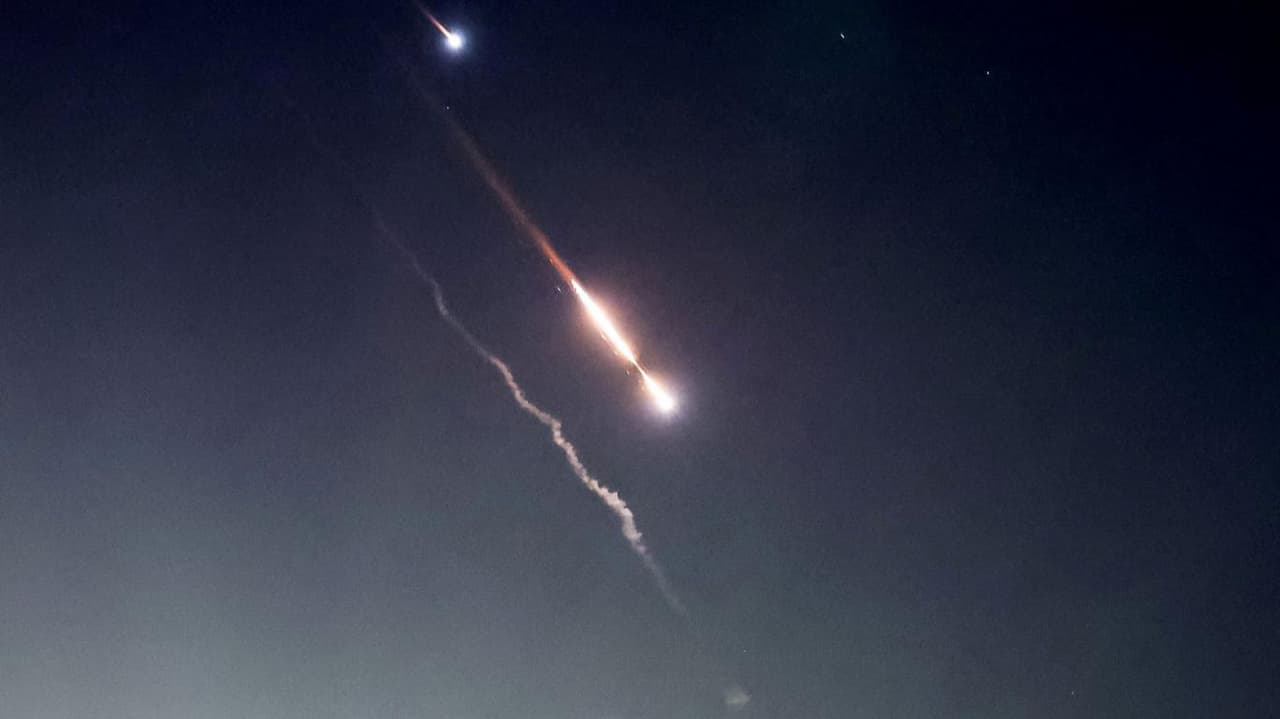 İsrail İran'a misilleme saldırısı başlattı