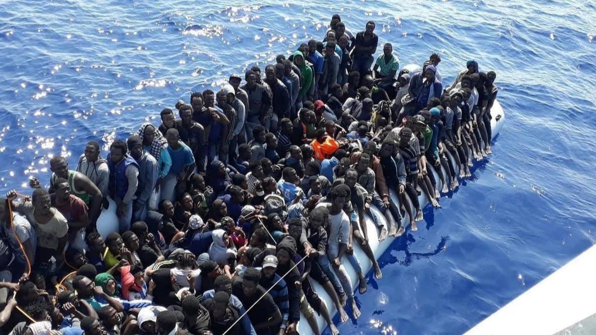 İngiltere'de skandal sözler: Göçmenler gemileri beğenmiyorlarsa defolup Fransa'ya gitsinler