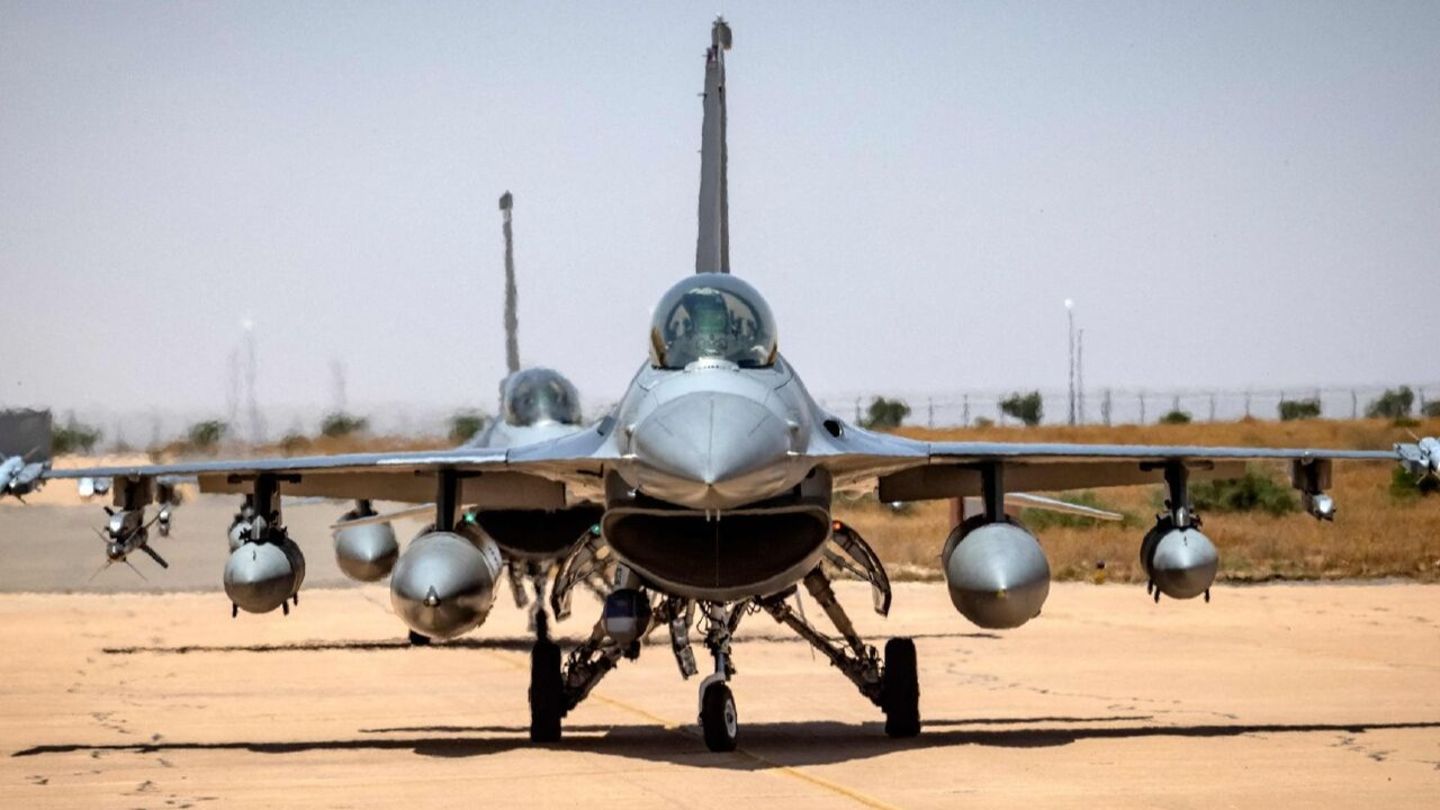 ABD'den F-16 tedarikinde imzalar atıldı