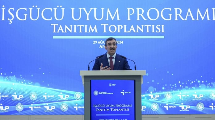 İş dünyasına girmek için yeni bir kapı açılıyor! İşgücü Uyum Programı nedir?