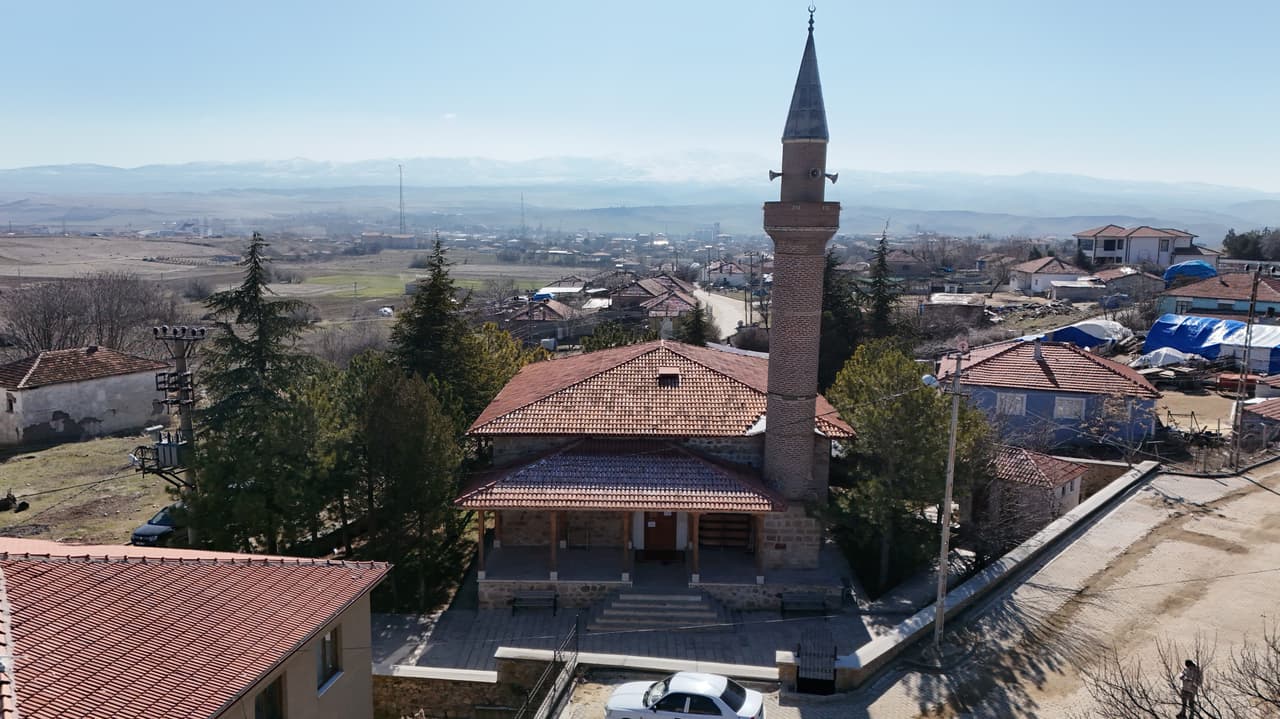 900 Yıldır İbadet Edilen Anadolu Selçuklu Camisi