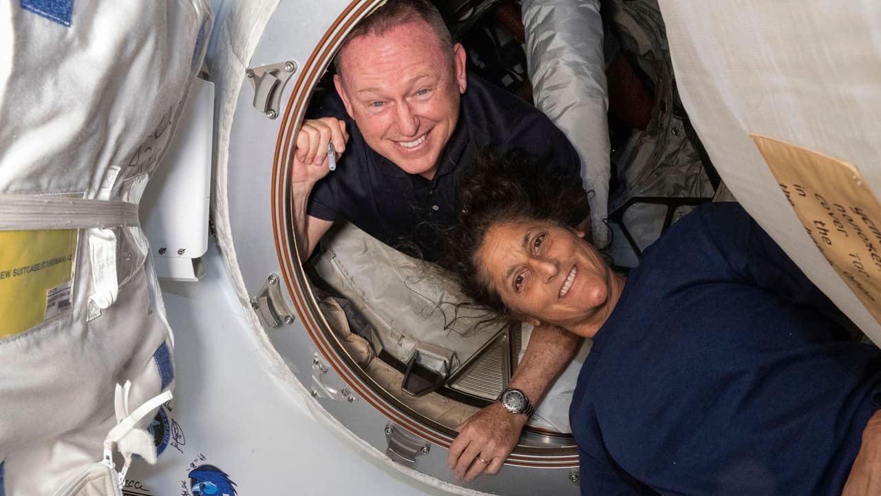 Boeing Starliner'da mahsur kalan NASA astronotları 2025'te dönecek
