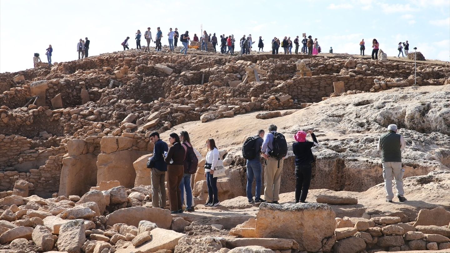 Dünya Neolitik Kongresi'ne katılan akademisyenler Göbeklitepe'yi gezdi